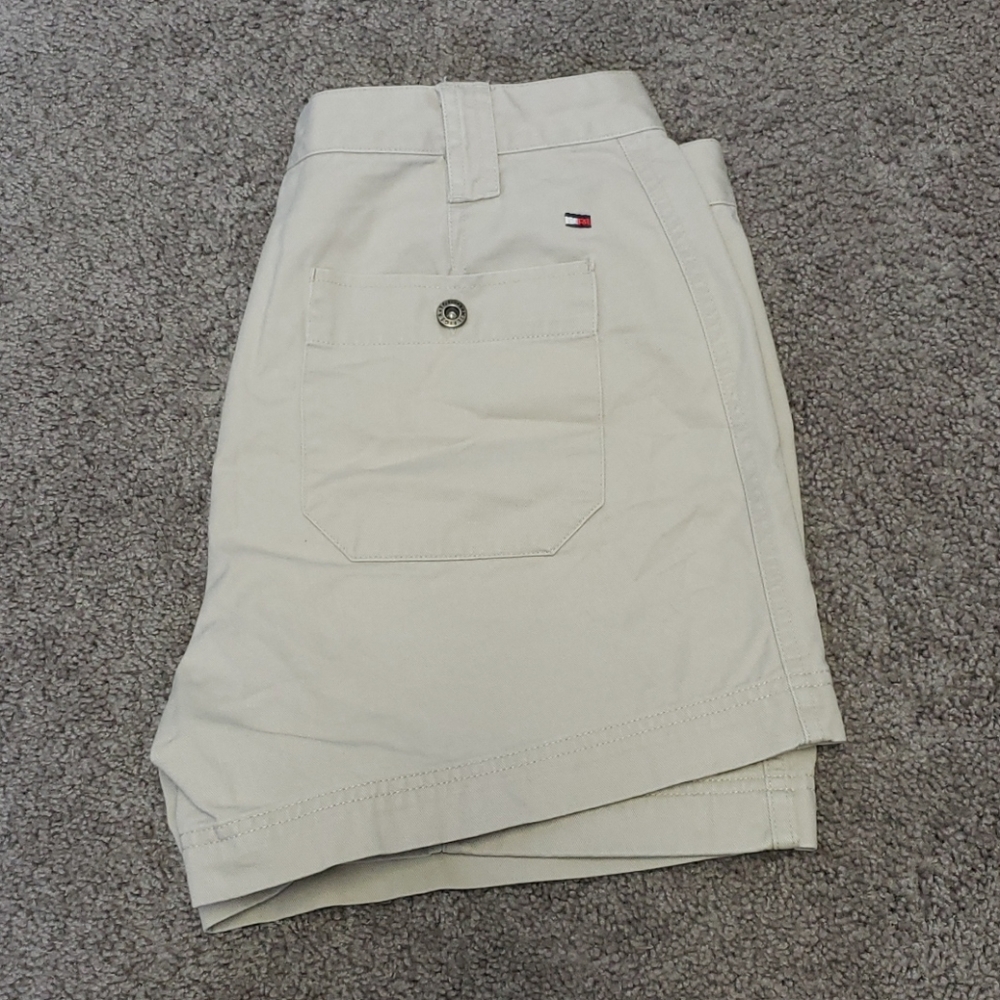 🌈VTG Vibes Tommy Hilfiger Khaki Shorts